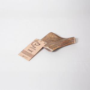 le bois de daim est bon pour les chien aimant machouiller mais ayant de l'arthrose.