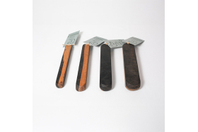 Le baton en bois d'ebène est recommandé pour les chien puissant et endurant.