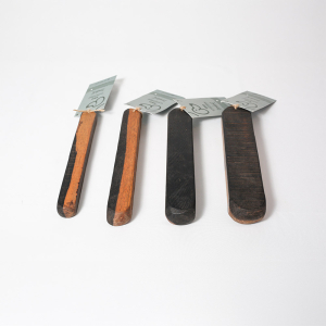 Le baton en bois d'ebène est recommandé pour les chien puissant et endurant.