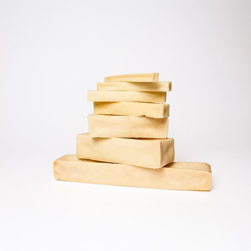 Avec sa densité forte Filou participe àl'hygiéne bucco-dentaire de votre chien