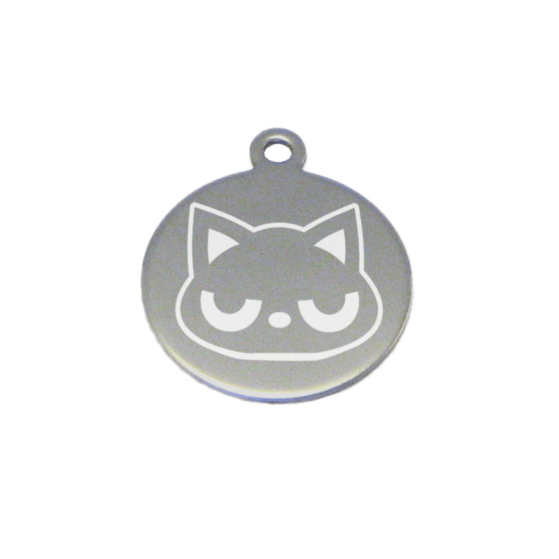 médaille motif chat faché