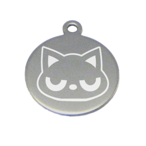 médaille motif chat faché